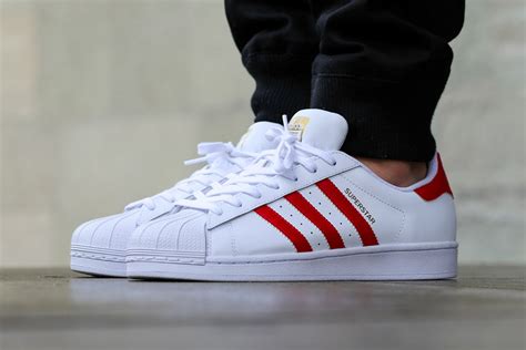 adidas superstar red stripes.